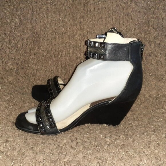MICHAEL KORS-Gunmetal Studded Ankle Wrap-Back Zip-Black Leather-Sz 7-Excellent - Picture 2 of 8